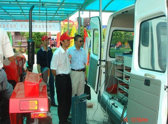 农业部领导参观我公司产品